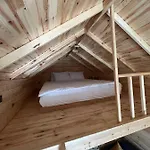 The Hill Glamping Alpehytte