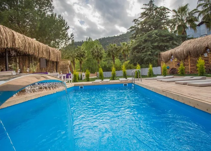 The Hill Glamping Chalet