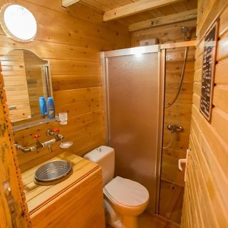 木屋 The Hill Glamping *