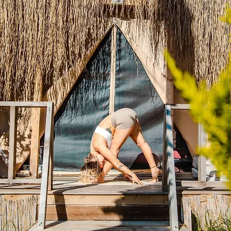 בקתה The Hill Glamping *