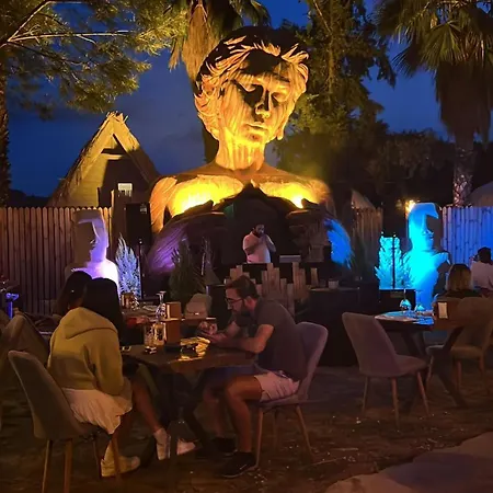 木屋 The Hill Glamping