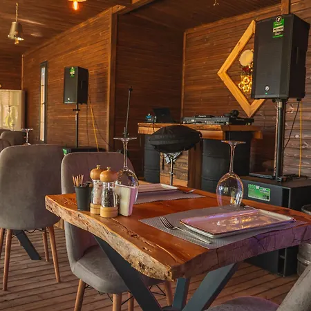 בקתה The Hill Glamping