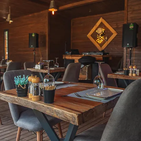 The Hill Glamping בקתה
